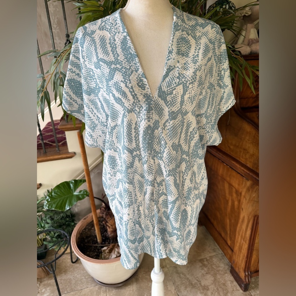 Adrianne ladies V-neck top small, very good condition flowing short sleeves - Picture 5 of 9